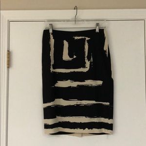 Size 4 Nicole Miller Black and Beige Silk Skirt